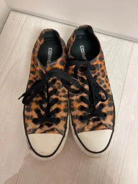 Shoes Sneakers By Converse In Animal Print, Size: 8.5