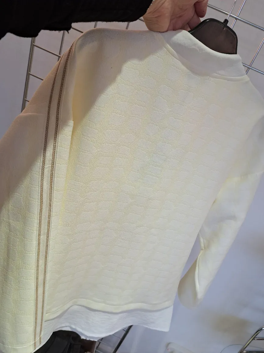 zip up leisure jacket